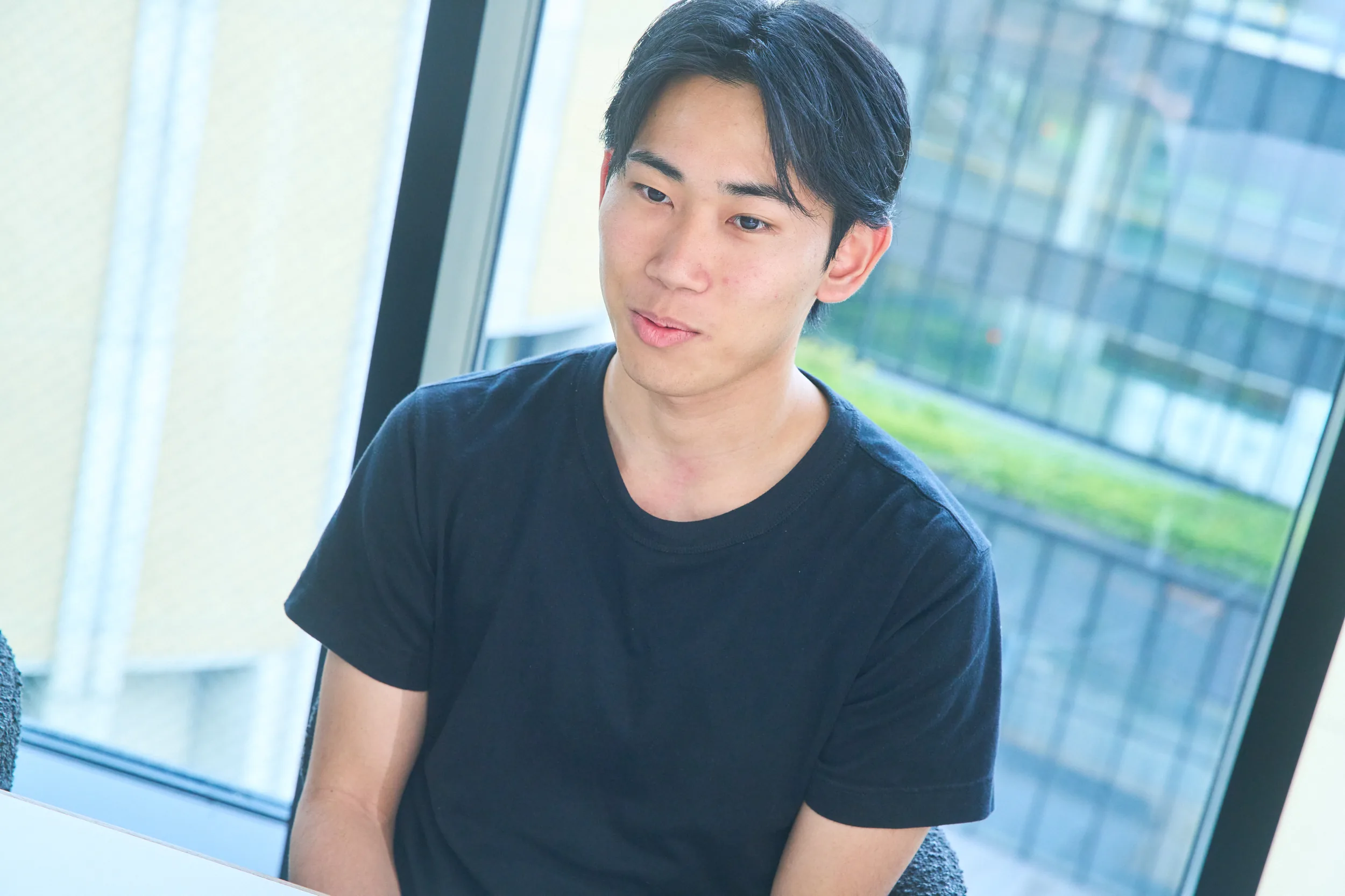 中村 茅斗が営業未経験で直面した壁について話す様子