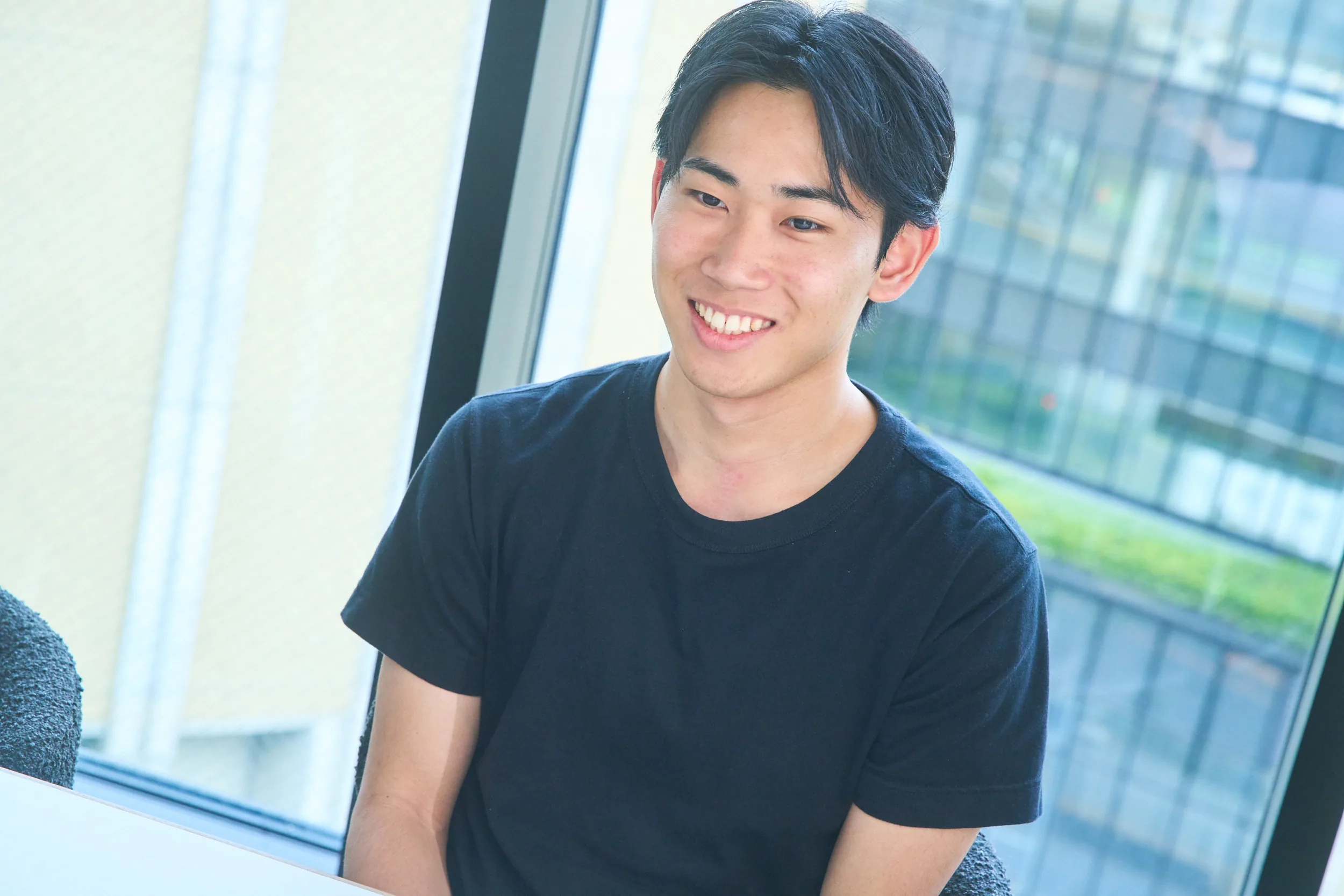 中村 茅斗がベンチャーで働くリアルについて語る様子