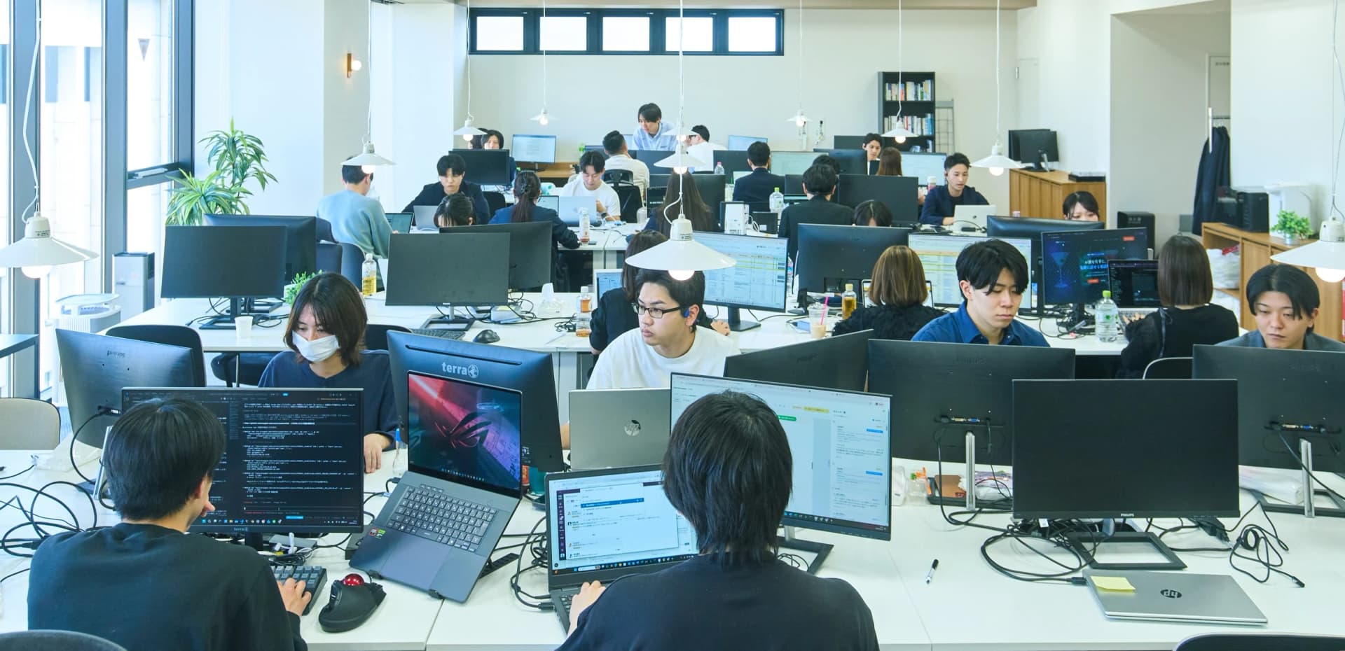 サブスクAdの自社・顧客運用で月4,500件超の成果イメージ