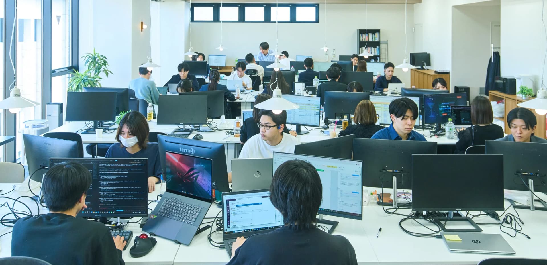 プロパゲートのオフィスで働くWeb集客チーム